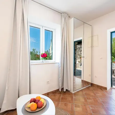 Studio-apartment Mit Meerblick